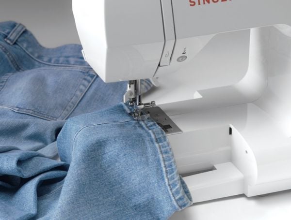 Singer Confidence 7470 - Symaskin - 225 sting - 6 enkeltskrittsknappehull - LCD display