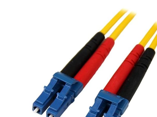 Startech 7m Fiber Optic Cable - Single-Mode Duplex 9/125 - LSZH - LC/LC - OS1 - LC to LC Fiber Patch Cable (SMFIBLCLC7) - Koblingskabel - LC-enkelt...