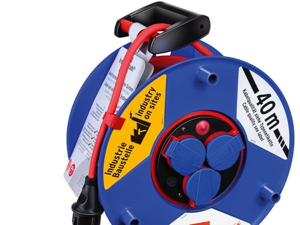Brennenstuhl 25m H07RN-F 3G1,5, 25 m, IP44, Monivärinen, 3 AC-pistorasia(a), Musta, 1 kpl