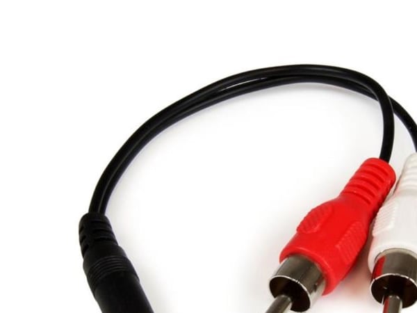 Startech 6in RCA to 3.5mm Female Cable - Audio to RCA Cable - 3.5mm Female to 2x RCA Male - Aux to RCA - Stereo Audio Cable (MUFMRCA) - Lydkabel - ...