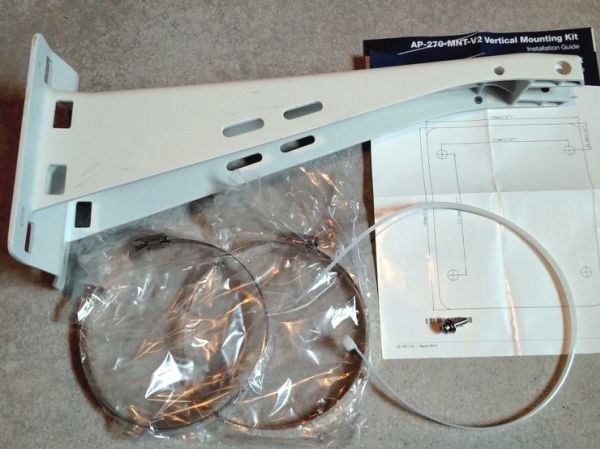 HPE Aruba Outdoor Pole/Wall Short Mount Kit - Monteringssett for nettverksenhet - for HPE Aruba AP-318, AP-365, AP-367, AP-374, AP-375, AP-377