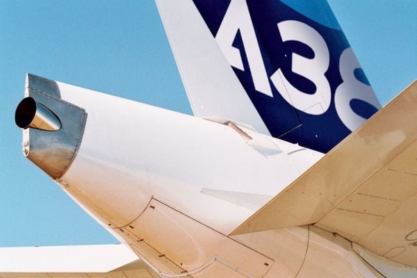 Revell Airbus A 380 Design New livery First Flight, 10 år, Plast, Flerfarget