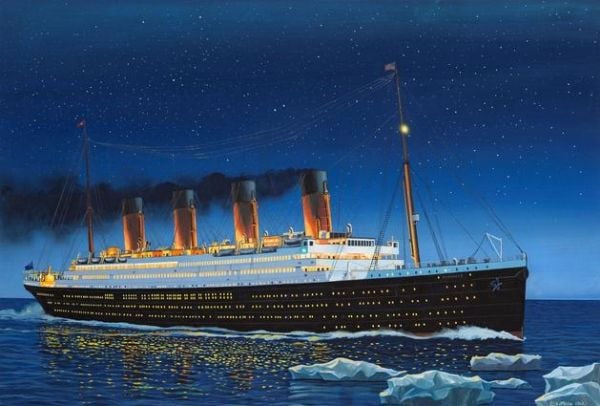 Revell RMS Titanic, Pienoismallimatkustajalaiva, Kokoamispakkaus, 1:700, RMS Titanic, Muovi, Edistynyt