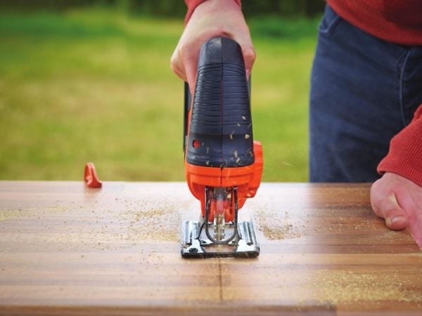 BLACK+DECKER BDCJS18N-XJ - Løvsag - trådløs - uten batteri - 18 V