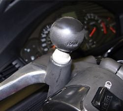 RAM Mounts kuleadapter med M10 x 1,5 gjengepåføringsstolpe