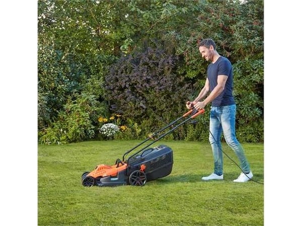 BLACK+DECKER BEMW481BH-QS - Gräsklippare - elektrisk - 1800 W - 3500 vpm - 42 cm - 17.5 kg