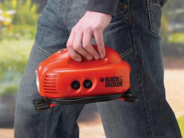Black & Decker ASI200 , 8,27 bar