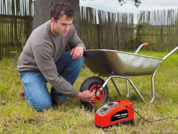 Black & Decker ASI200 , 8,27 bar
