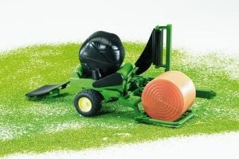 Bruder Bale wrapper with round bales toy