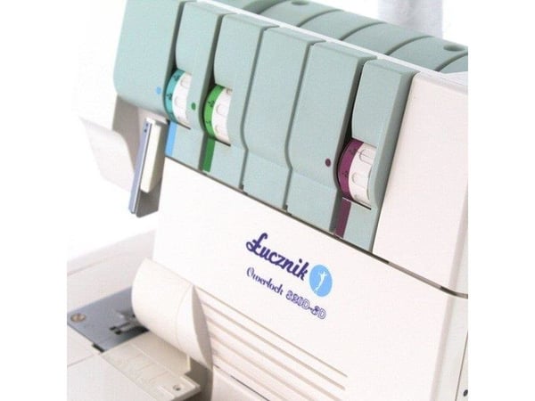 ŁUCZNIK OVERLOCK 820D-3