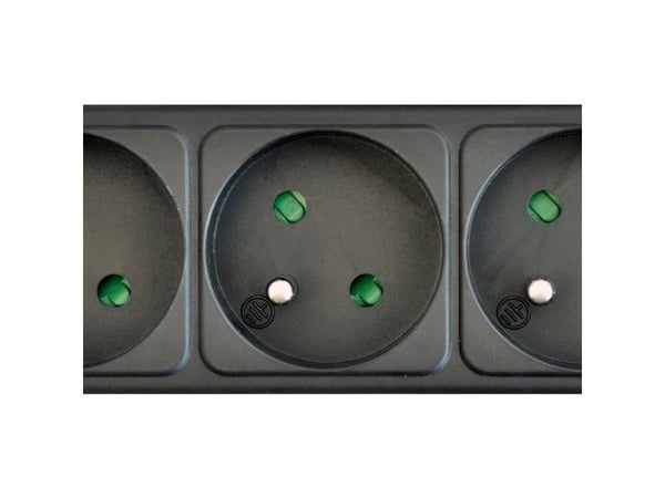 Akyga AK-SP-05A - Overspenningsavleder - AC 250 V - 2500 watt - utgangskontakter: 5 - 1.8 m kabel - svart