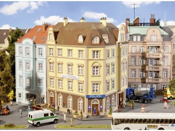Polisstation Goethestrasse H0 Faller 130910