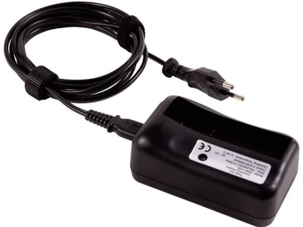 testo 0554 1103 0554 1103 Laturi Ulkoinen akun latausasema testo laitteen akuille 1 kpl