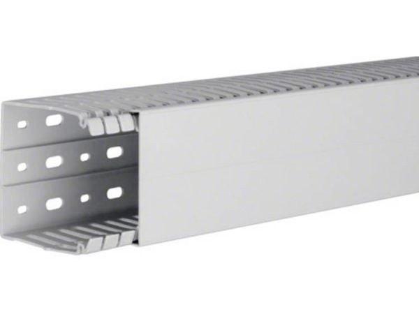 Hager HA780080, harmaa, synteettinen ABS, polykarbonaatti, EN50085-2-3, 6,5 mm, 2000 mm