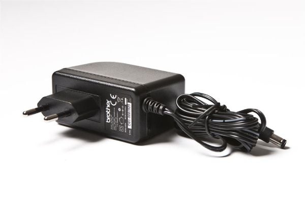 Brother ADE001EU - Strømadapter - for P-Touch PT-1000, PT-1005, PT-1010, PT-1290, PT-750, PT-E550, PT-H500, PT-H75
