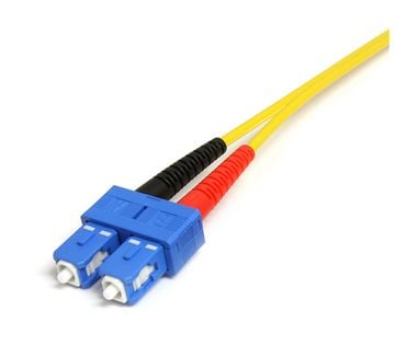 Startech 4m Fiber Optic Cable - Single-Mode Duplex 9/125 - LSZH - LC/SC - OS1 - LC to SC Fiber Patch Cable (SMFIBLCSC4) - Koblingskabel - SC-enkelt...