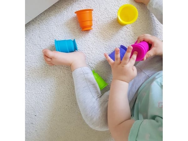 Fat Brain Toys imukupit Imukupit Suction Kupz 6 kpl Fat Brain Toys imukupit Imukupit Suction Kupz 6 kpl