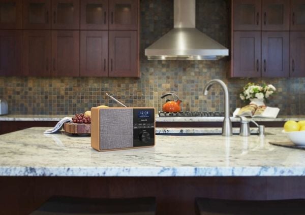 Philips TAR5505 - Bærbar DAB-radio - 5 watt - lett tre
