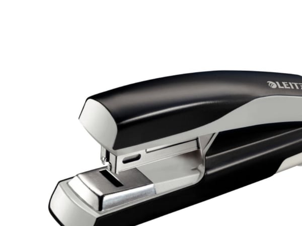 Leitz NeXXt Metallinitoja 5505 New 30 arkkia Flat Clinch, 30 arkkia, Musta, Hopea, Litteä nidonta, 26/6, Metalli, Muovi, 80 g/m²