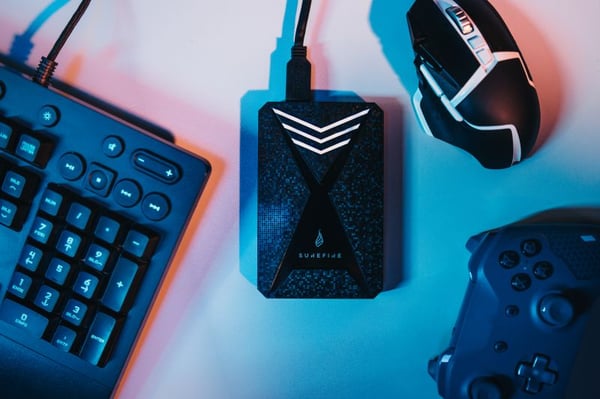 Surefire Gaming GX3 - Harddisk - SDD - 1 TB - Ekstern - USB 3.2 Gen 1 - Sort
