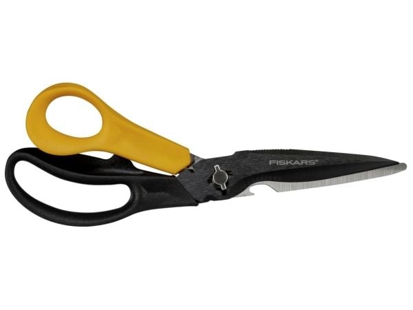 Saks Fiskars Cuts+More Universal