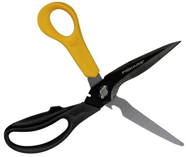 Saks Fiskars Cuts+More Universal