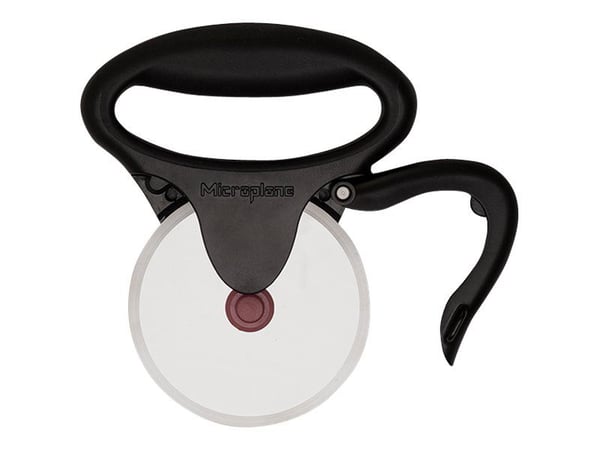 Microplane Specialty Series - Pizzakutter - 13 x 2.5 x 16.5 cm - svart