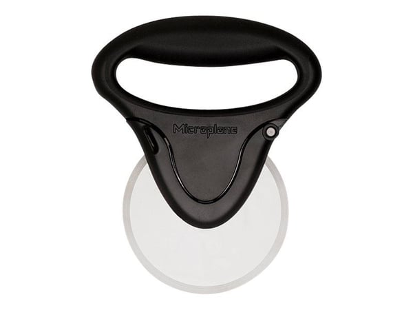 Microplane Specialty Series - Pizzakutter - 13 x 2.5 x 16.5 cm - svart