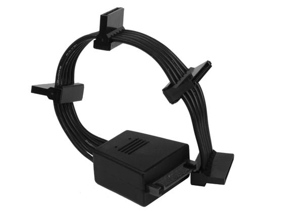 SilverStone CP06-E4 - Strøm-splitter - SATA strøm (hun) til SATA strøm (han) - 18.9 cm - 90° stikforbindelse - sortti