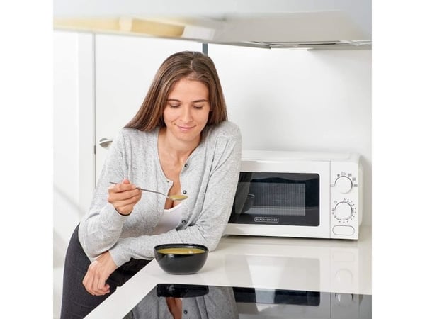 Black & Decker BXMY700E, Benkeplate, Solo mikrobølge ovn, 20 l, 700 W, Rotasjon, Hvit