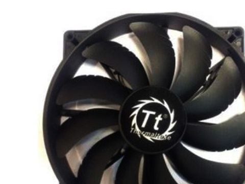 Thermaltake Pure 20 - Kabinettvifte - 200 mm