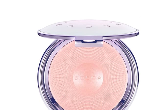 Becca Pearl Glow – puder-highlighter för strålande hud