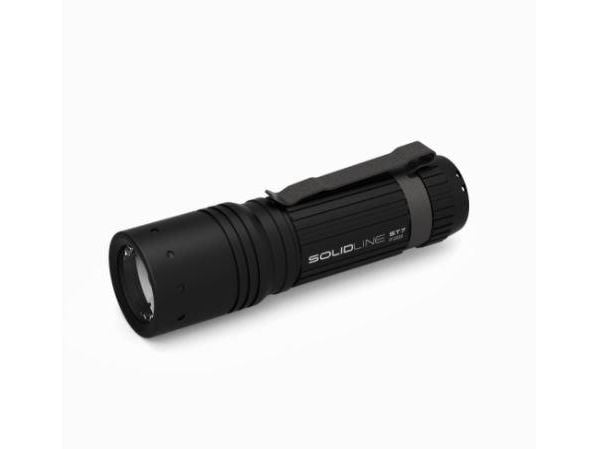 Solidline ST7 lommelygte altid et perfekt lys med dens lysstyrke, rækkevidde og udholdenhed