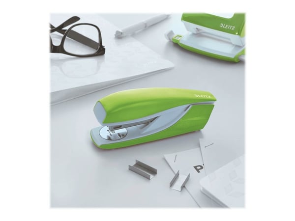 Leitz WOW 5502 - Stiftemaskin - 30 ark / 3 mm - 24/6, 26/6 - plast, metall - grønn
