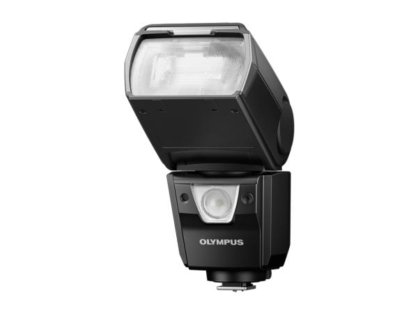 Olympus FL-900R salamakameralaite