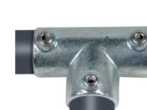 galv. T-samling - Pipe Clamps T-samling med 3 muffer 42,2 mm x 11/4''.