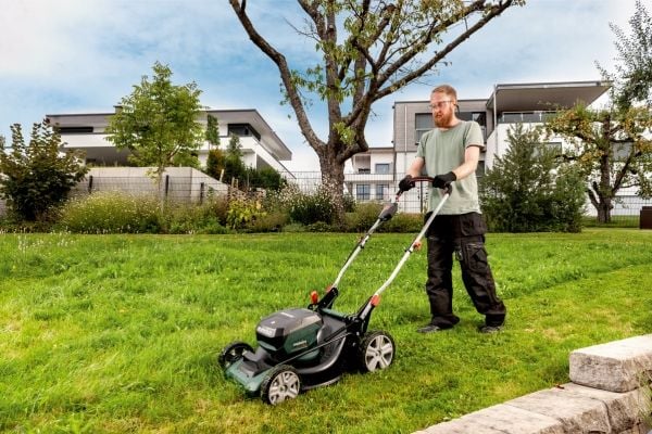 Metabo RM 36-18 LTX BL 46 - Gressklipper - trådløs - 18 V - uten batteri - 2800 rpm - 46 cm - 24.5 kg - SOLO