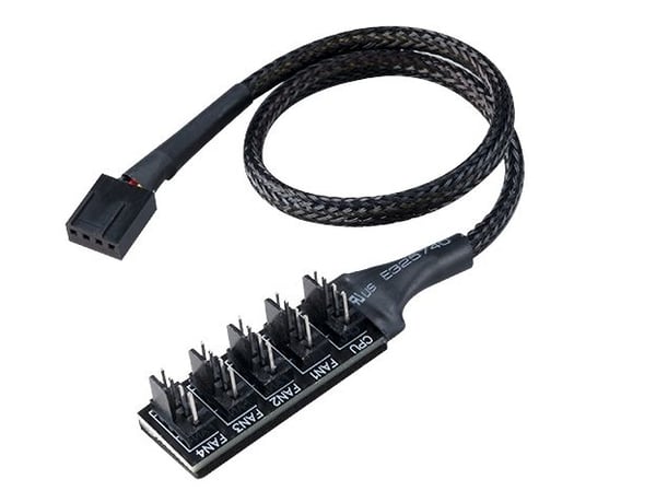 Akasa FLEXA FP5H - Viftestrømsplitter - 4-pins PWM (hunn) til 4-pins PWM (hann) - 12 V - 2 A - 30 cm - svart