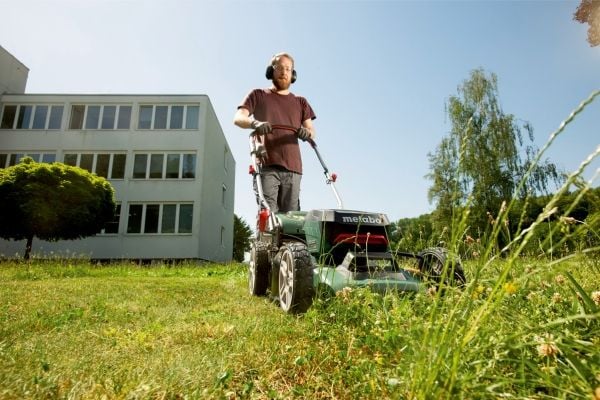 Metabo RM 36-18 LTX BL 46 - Gressklipper - trådløs - 18 V - 5.2 Ah - 2 batterier - 2800 rpm - 46 cm - 25.9 kg