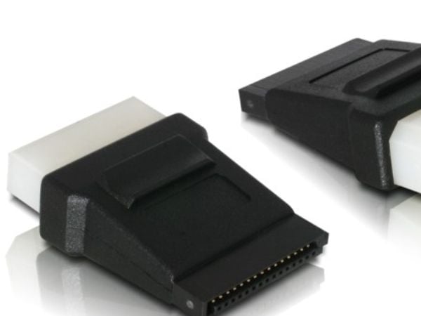 Delock - Strømadapter - SATA-strøm (hann) til 4-pin intern strøm (hann)