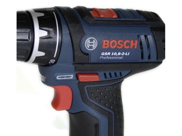 Bosch BORE-/SKRUEMASKINE GSR 12V-15 2/4AH AC