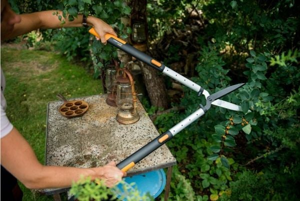 Fiskars SmartFit HS86 - Hekksaks - 67.5 - 92.5 cm - teleskopisk