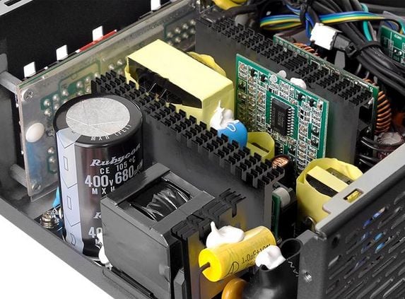 Thermaltake ToughPower Grand RGB 750W Gold - Nätaggregat (intern) - ATX12V 2.4/ EPS12V 2.92 - 80 PLUS Gold - AC 100-240 V - 750 Watt - aktive PFC -...