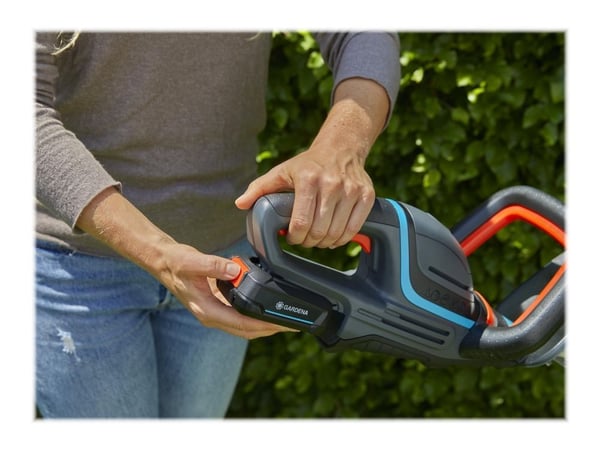 Gardena ComfortCut 60/18V Ready-To-Use Set - Hekkstusser - trådløs - 18 V - 2.5 Ah - 60 cm - tannavstand: 20 mm - 3.1 kg