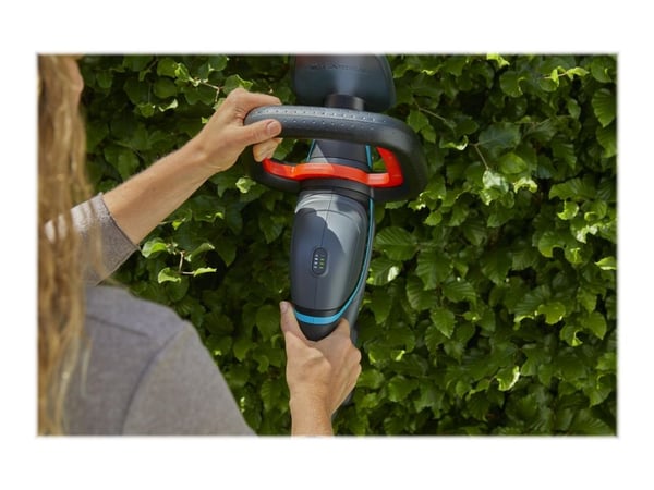 Gardena ComfortCut 60/18V Ready-To-Use Set - Hekkstusser - trådløs - 18 V - 2.5 Ah - 60 cm - tannavstand: 20 mm - 3.1 kg