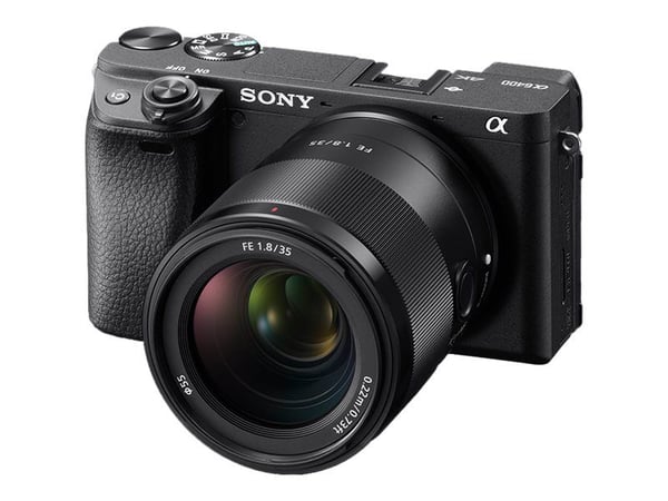 Sony SEL35F18F - Vidvinkelobjektiv - 35 mm - f/1.8 FE - Sony E-mount - för Cinema Line; a VLOGCAM; a1; a1 II; a6700; a7 IV; a7 V; a7C; a7C II; a7CR...