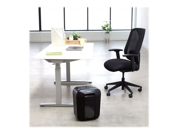 Fellowes Powershred LX45, Ristiinleikkaava, 4 x 37 mm, 17 L, Painikkeet, 6 min, Musta