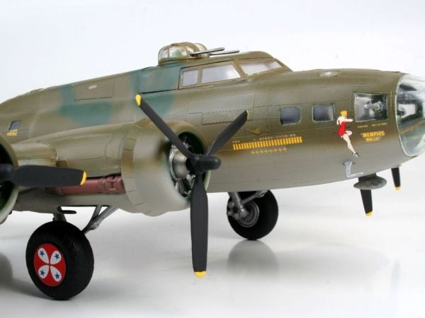 Revell B-17F Memphis Belle, 1:48, Monteringssats, Flygplan med fast vinge, Militärflygplan, Boeing B-17, Plast