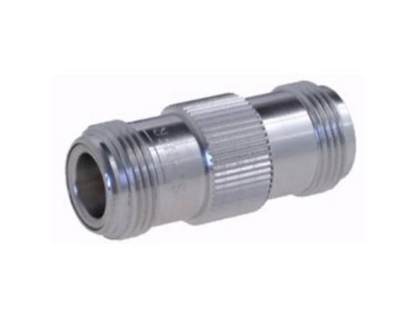 Huber &amp; Suhner 22542382 N-sovitin N-liitäntä - N-liitäntä 1 kpl