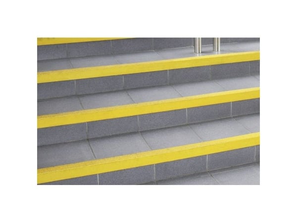 COBA Europe COBAGRIP® GRP070003N trappeforkant bunnplate 1,5 m x 55 mm x 5 mm gul